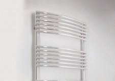 detal - 1750 x 593 - grzejnik chromowany